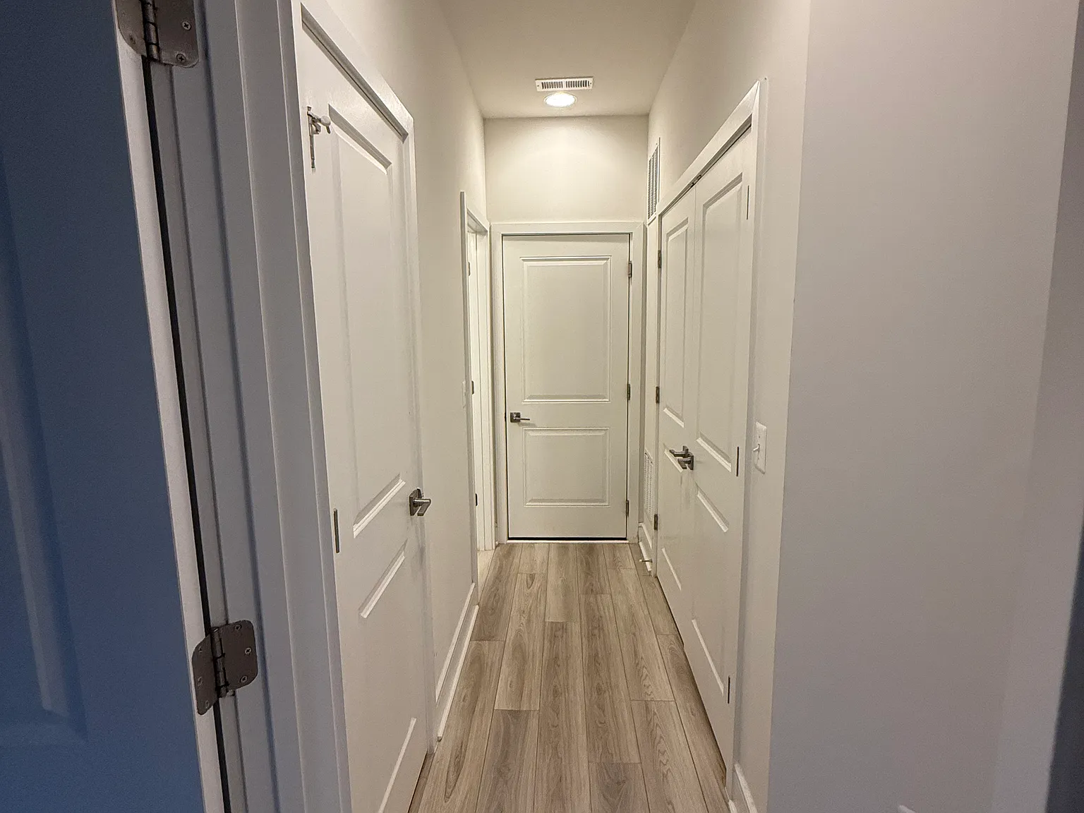 4 bed, 3.5 bath, 1896 sqft, $3,200 — Photo 3