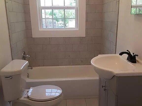 4th image of 1211 Chestnut St