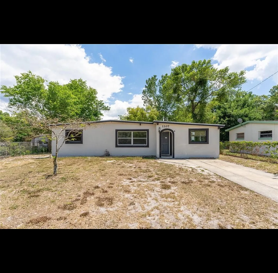 3 bed, 1051 sqft, $1,895 — Photo 1