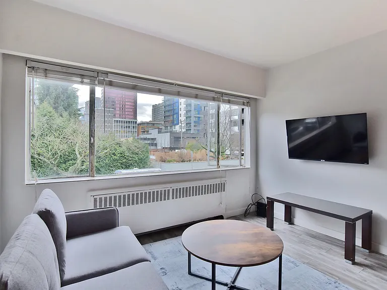 1540 Haro St #102 — Photo 2