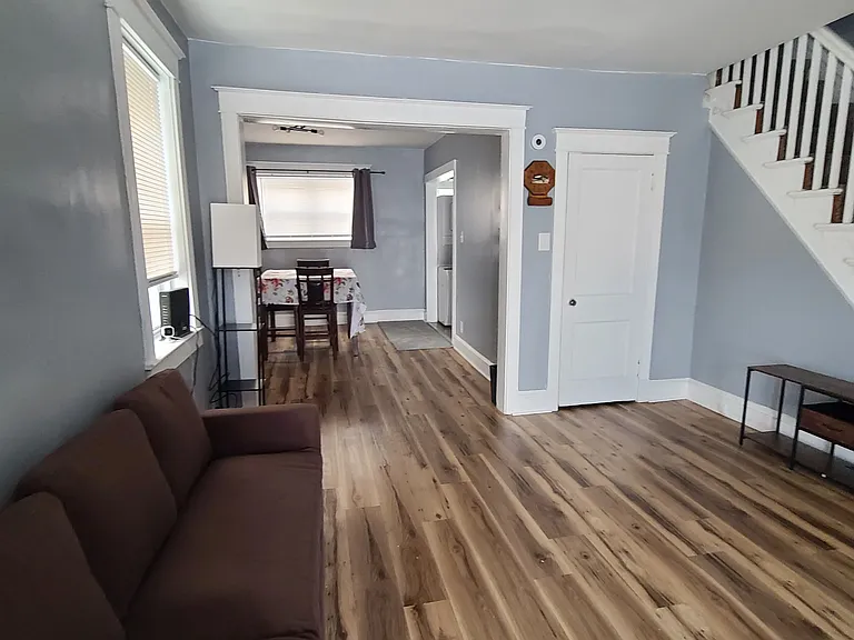 210 Long Ln — Photo 18