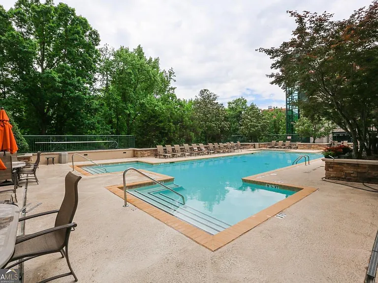 3040 Peachtree Rd NW #613 — Photo 30
