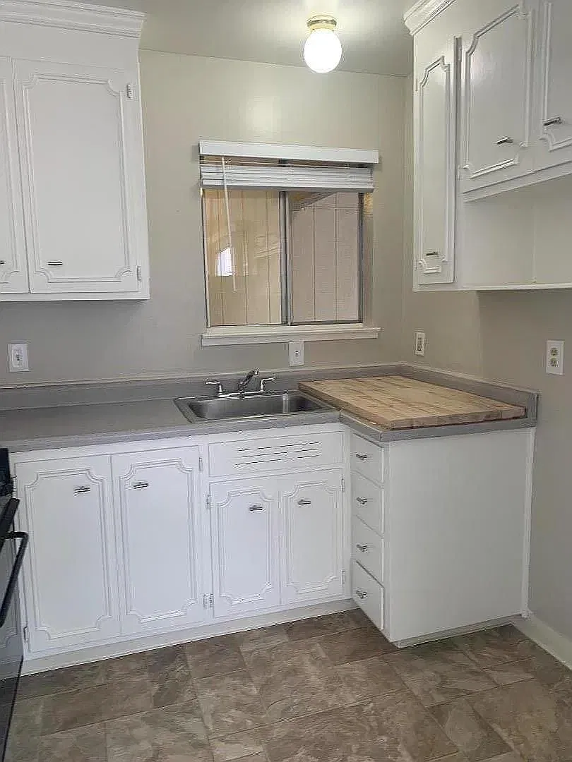 2 bed, 952 sqft, $3,400 — Photo 2