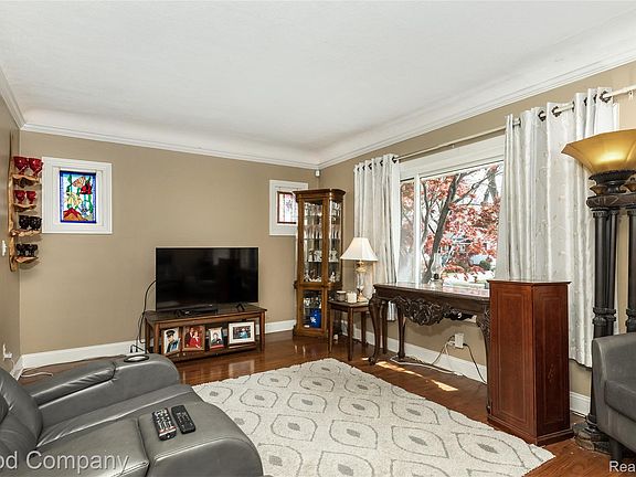 5th image of 559 E Harry Ave