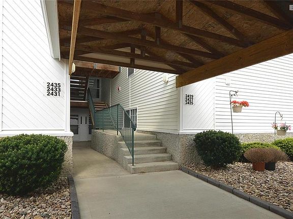 2nd image of 2435 NE 68th St