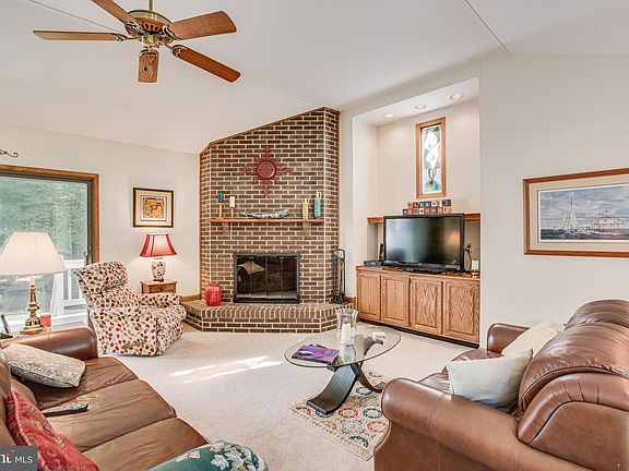 5th image of 10 Hammond Ln