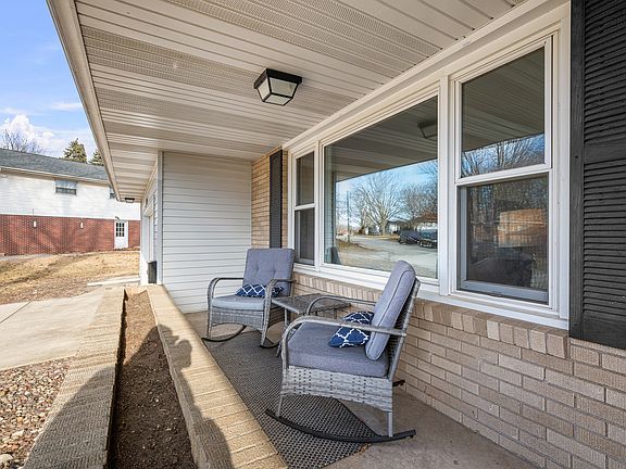 4th image of 226 Hillcrest Dr