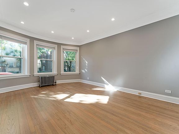 5th image of 5801 N Maplewood Ave #2