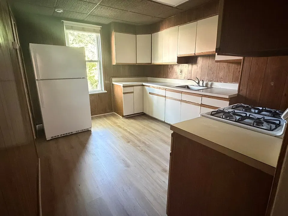 140 Bidwell Ave #1E