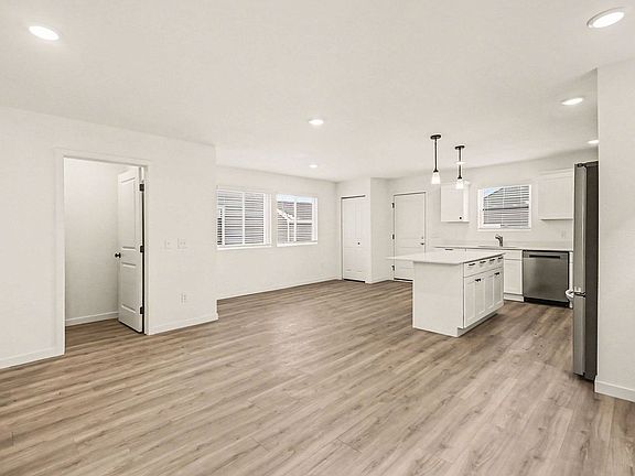 5th image of 6155 Tigris Ave