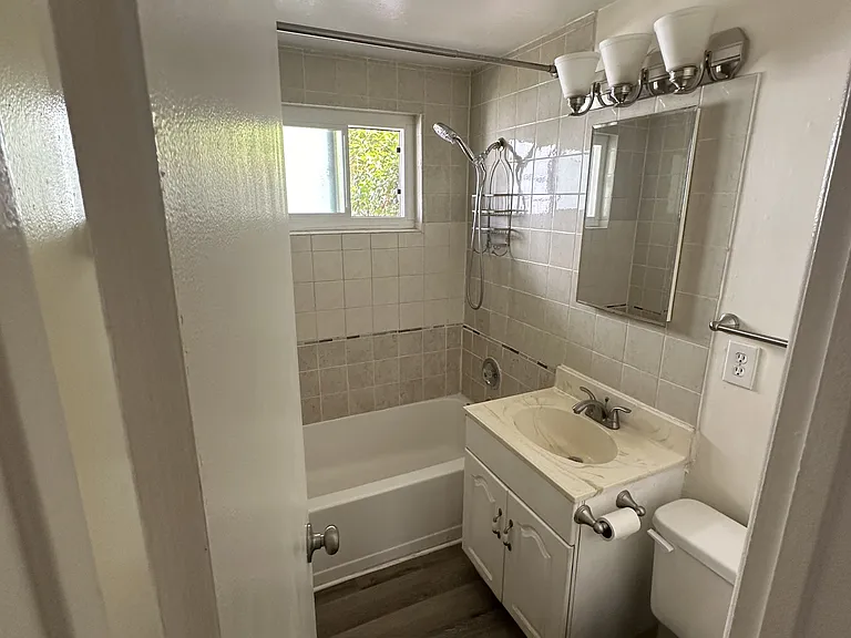 717 S Cedros Ave — Photo 10