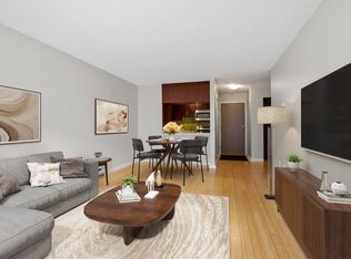 550 E 7th Ave #201, Vancouver, BC V5T1N7