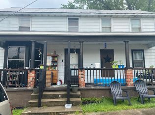 107 Amelia St, Paw Paw, WV 25434