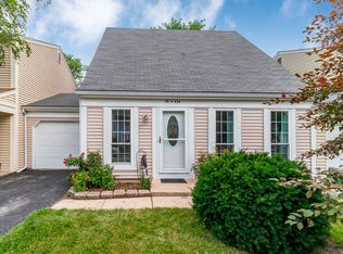 29W434 Tanglewood Ln, Warrenville, IL