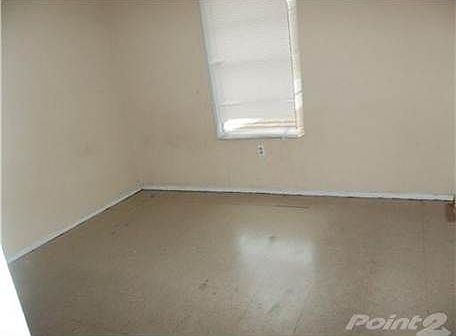 2nd image of 2299 Beaumont Dr