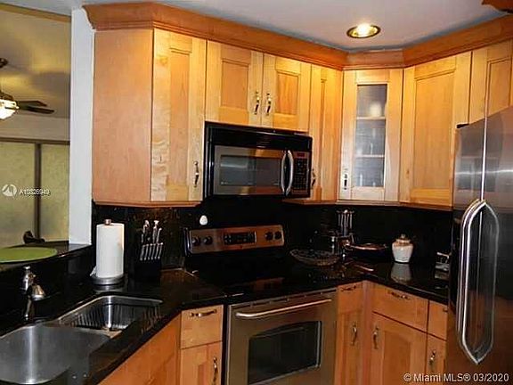 3rd image of 9611 SW 138th Ave #Tb2r