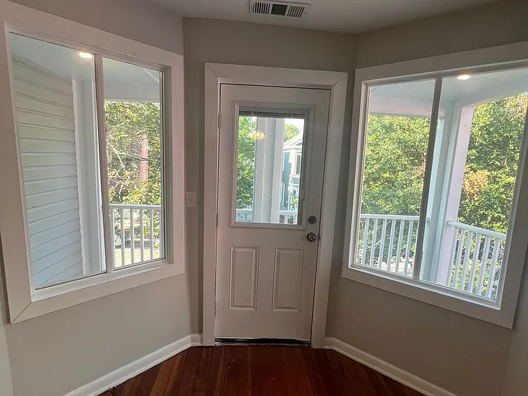 405 E Duffy St — Photo 5