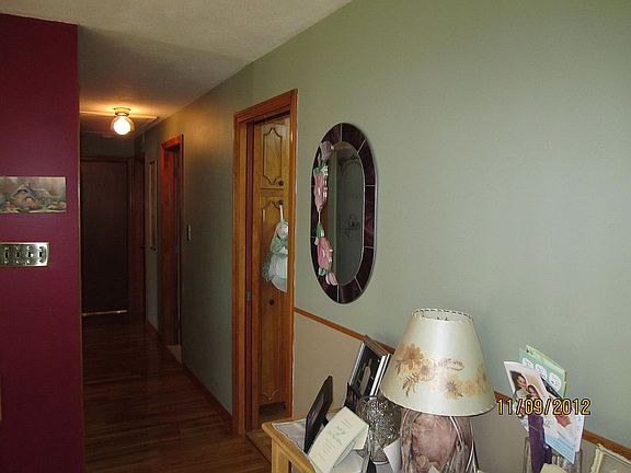 2nd image of 1 Cedar Glen Cir