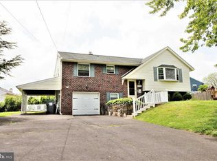 2002 Palomino Dr, Warrington, PA 18976