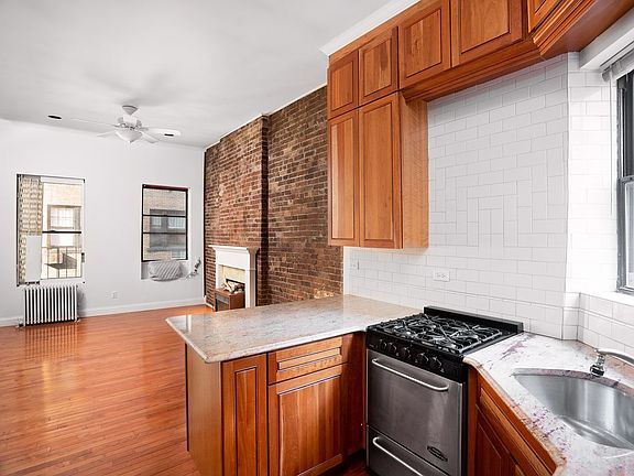 5th image of 313 E 56th St APT 5C