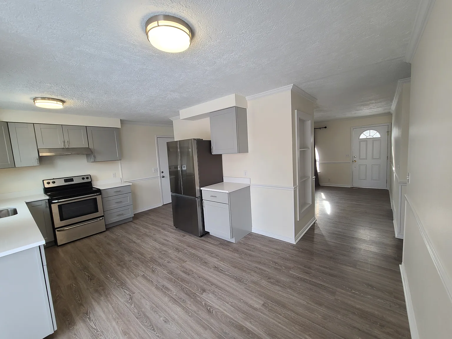 4 bed, 1.5 bath, 2106 sqft, $2,300 — Photo 3