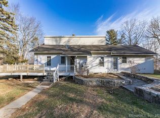 26 Edgewood Ave, Shelton, CT 06484