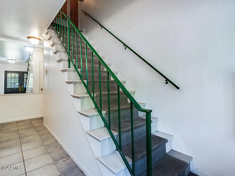 211 Versailles Blvd #10 — Photo 4