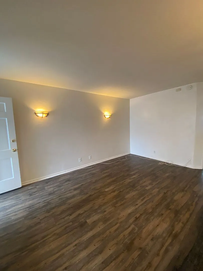 4937 Coronado Ave! Spacious 2 Bed-1 Bath Unit in OB! — Photo 3