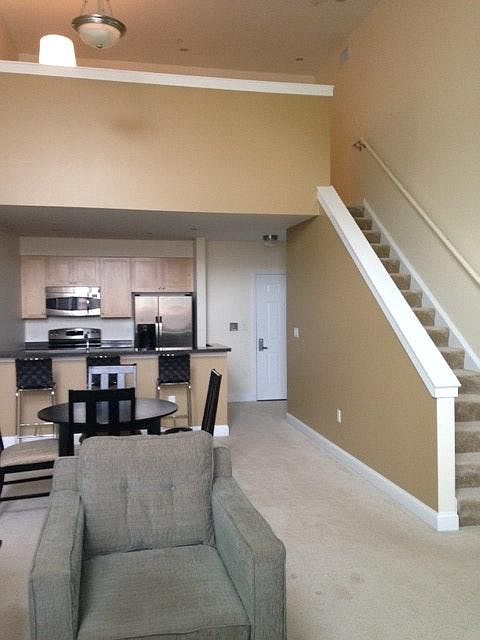 1st image of 915 Norwest Dr