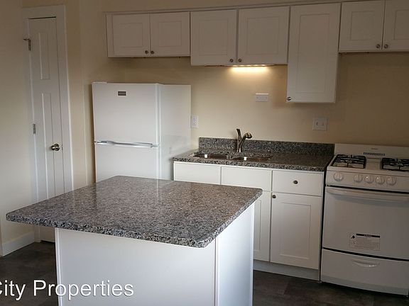 4th image of 1441 N Franklin Pl APT 1