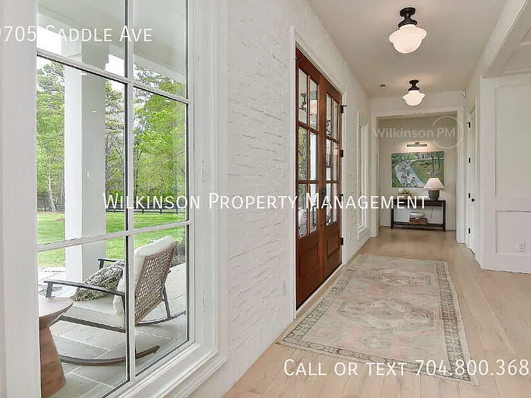 9705 Saddle Ave — Photo 12