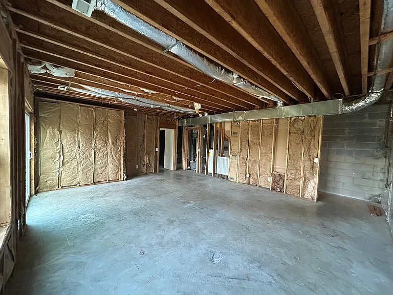 61 Hugo Dr — Photo 25