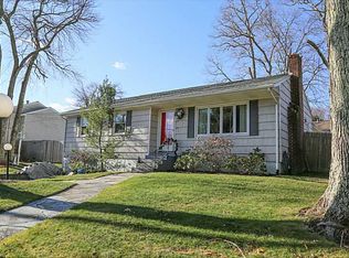 160 Canonchet Trl, Cranston, RI 02921
