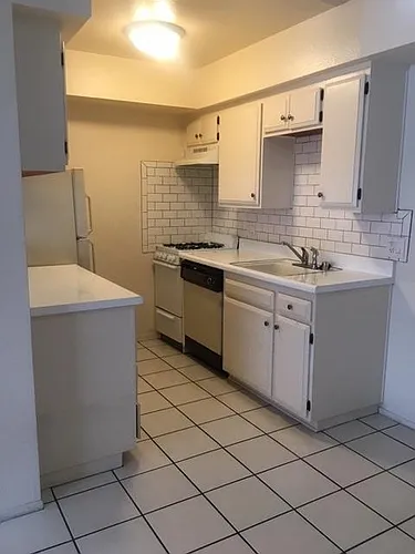 1394 Midvale Ave #103 Photo 1
