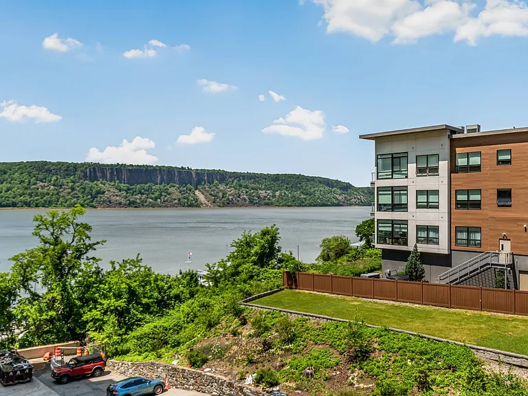 1155 Warburton Ave #3D — Photo 6
