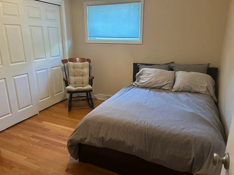 1126 Laurel Ln — Photo 12