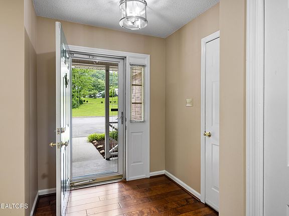 4th image of 3803 Valley Creek Way
