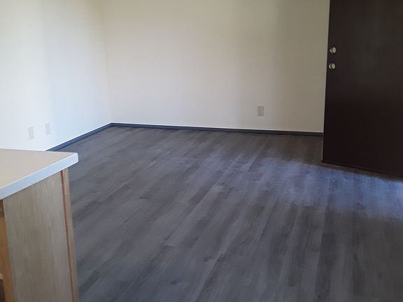 5th image of 14900 Lemoli Ave #17