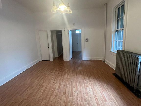 5th image of 611 N 9th St Floor 1