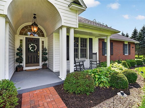 5th image of 954 Limerick Ln