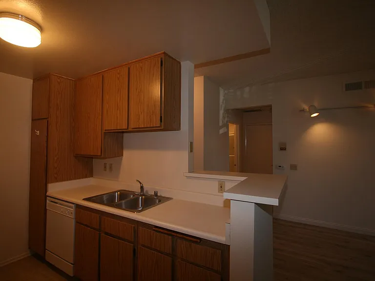 3637 Clarington Ave #113 — Photo 9