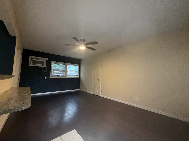 709 W 26th St #5 — Photo 14