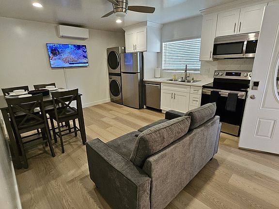 4th image of 14 Cresta Way #14