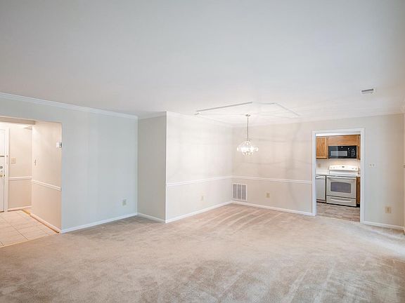 4th image of 5705 Brewer House Cir APT 102
