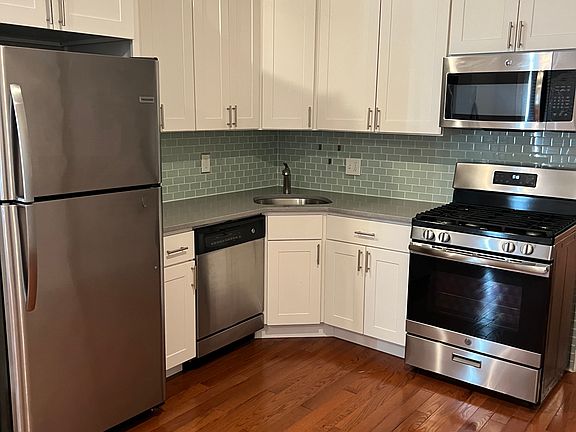 3rd image of 1509 S 19th St Floor 1