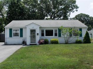 30 Lindy Ave, Warwick, RI 02889