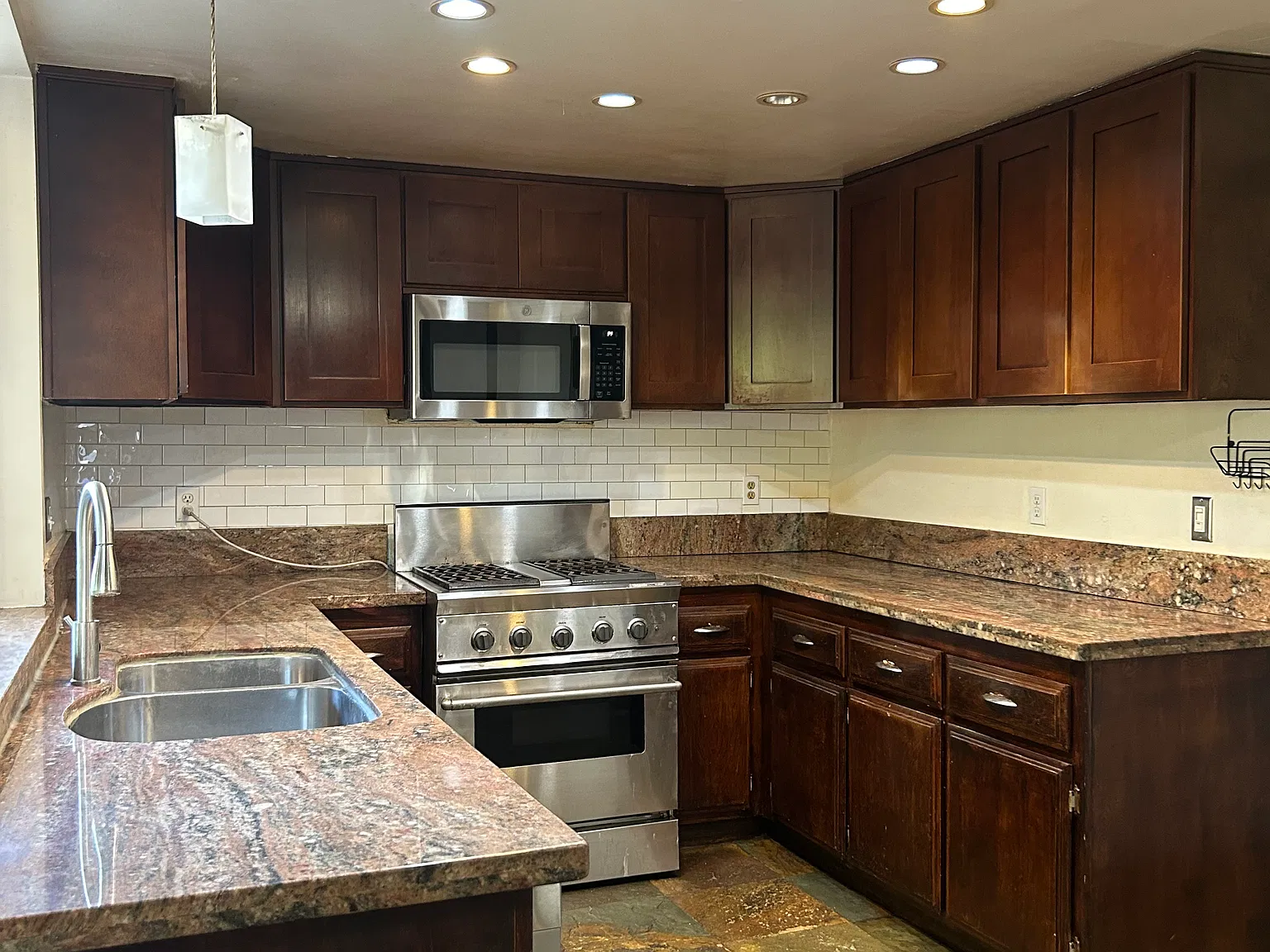 4 bed, 1672 sqft, $3,400 — Photo 4