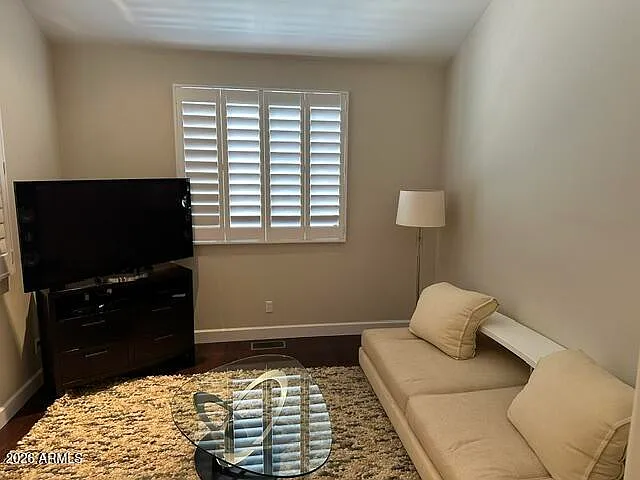 2201 E Grapevine Dr — Photo 5