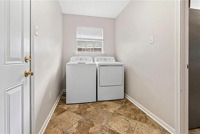 115 Aberdeen Dr — Photo 22