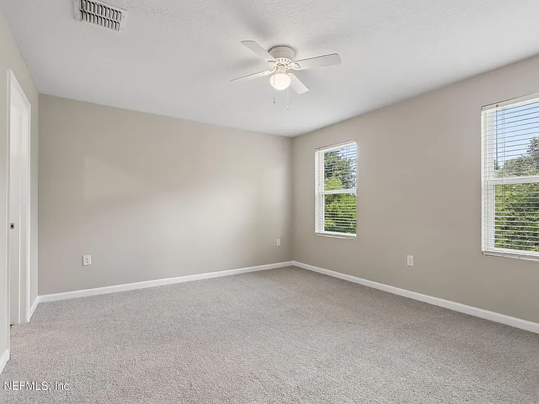5988 Creekside Crossing Dr — Photo 13